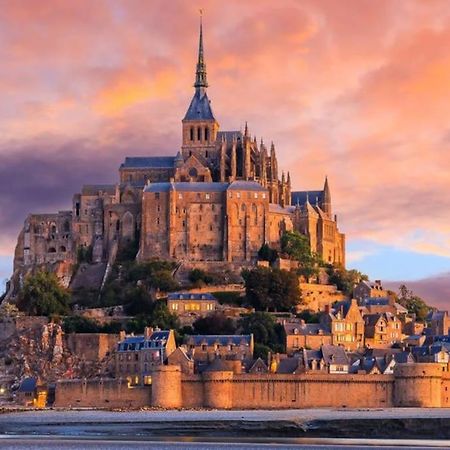 La Parenthese Amoureuse Pontorson Exteriér fotografie
